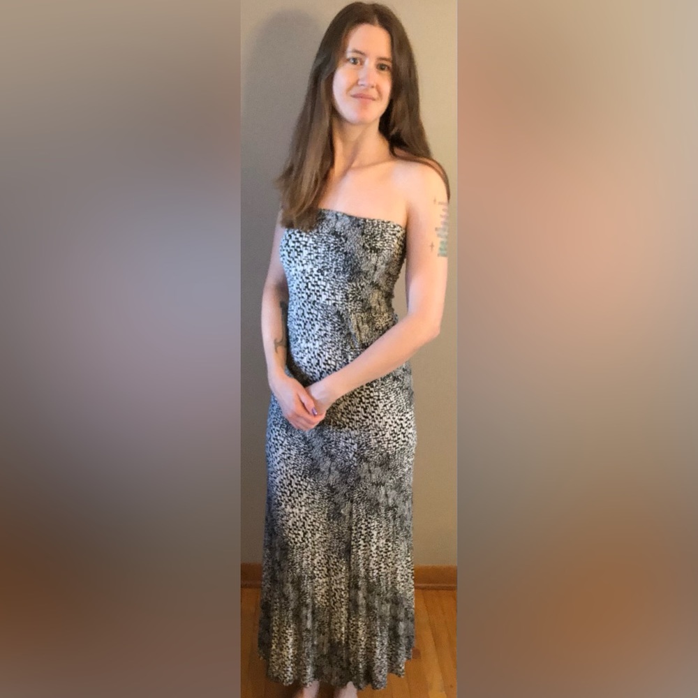 Black and white Maxi dress. Size S. Very soft and comfortable. Barely worn.